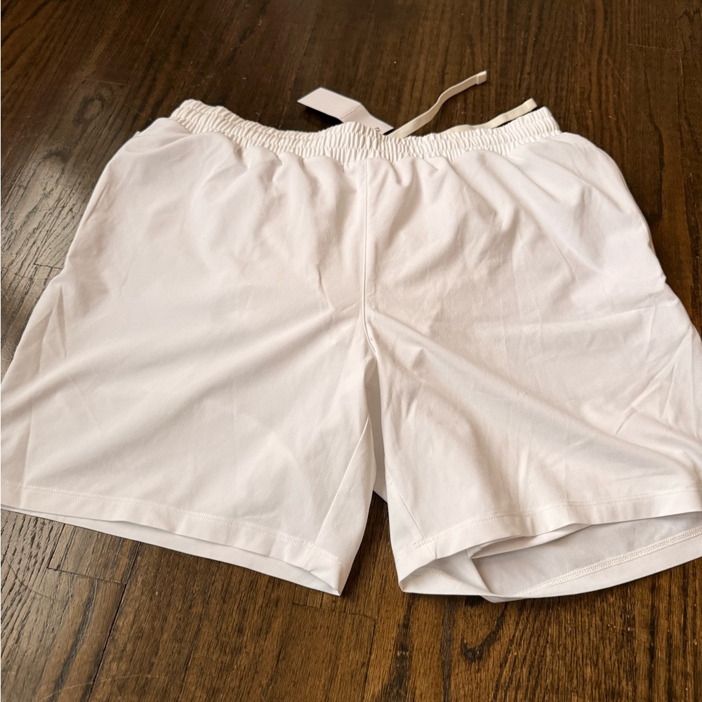 Beyond Yoga White Elastic Waist Athletic Shorts with liner